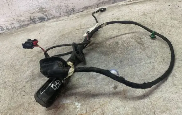 Volkswagen Taigo Rear door wiring loom