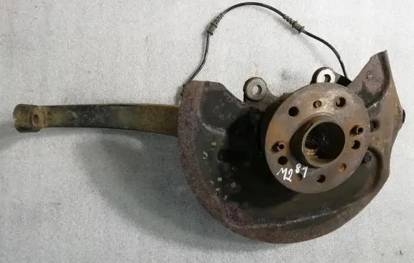 Mercedes-Benz R W251 Front wheel hub spindle knuckle A2515400817
