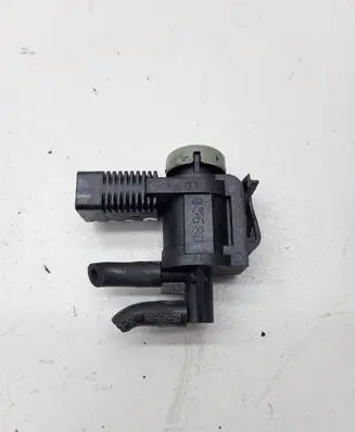 Volkswagen Touran I Turbo solenoid valve 1K0906283A