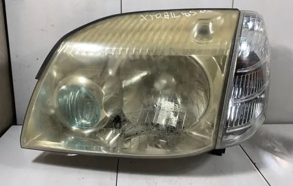 Nissan X-Trail T30 Headlight/headlamp 1669
