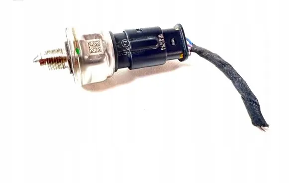 Audi A4 S4 B9 Fuel pressure sensor 06L906054C