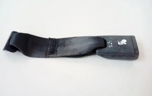 Mitsubishi Colt Rear seatbelt buckle tk520
