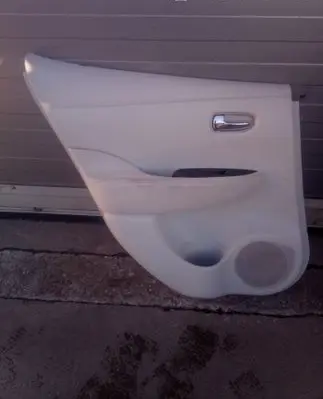 Nissan Leaf I (ZE0) Rear door card panel trim