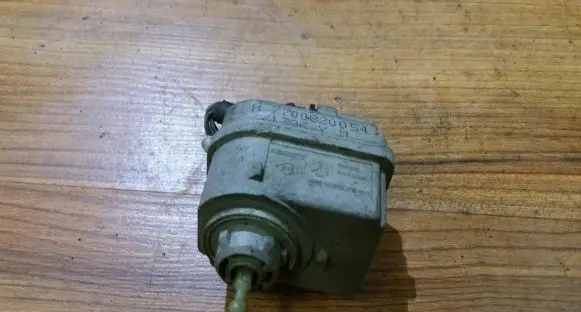 Renault Laguna I Headlight level adjustment motor 7700820054 h7700820054