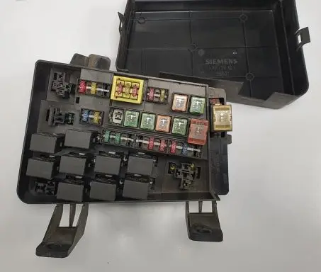 Mitsubishi Space Star Fuse box set 98600