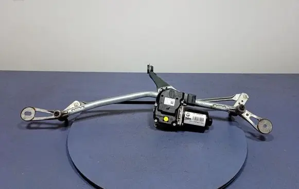 BMW 5 G30 G31 G38 Front wiper linkage and motor W000061594