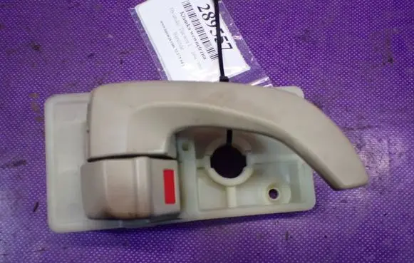 Hyundai Tucson JM Front door interior handle 