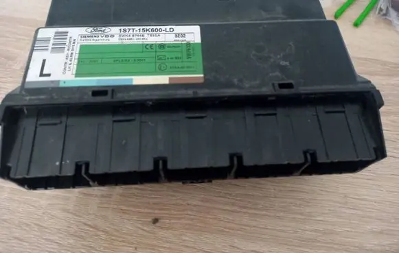 Ford Mondeo Mk III Comfort/convenience module 1s7t15k600ld