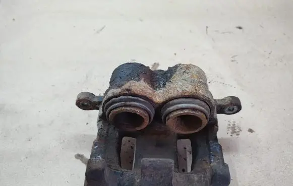 Hyundai Santa Fe Front brake caliper