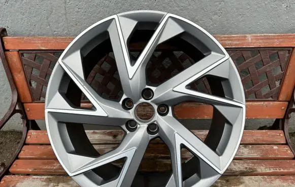 Audi Q3 F3 R21 alloy rim 