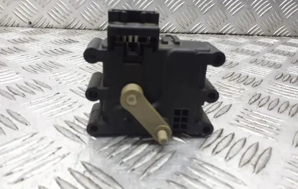Mazda 5 A/C air flow flap actuator/motor 