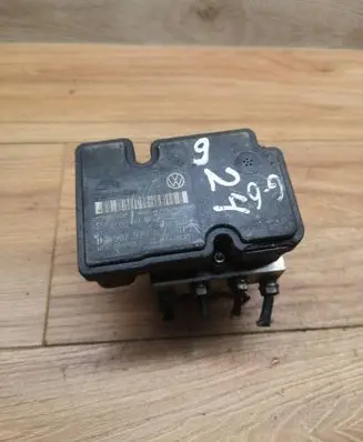 Volkswagen Caddy ABS Pump 1K0907379AF 10097003213 000404913D1