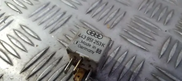 Audi A4 S4 B5 8D Other relay 443951253k