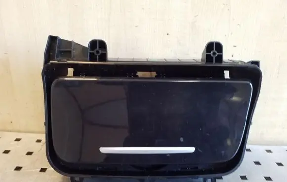 Cup holder front