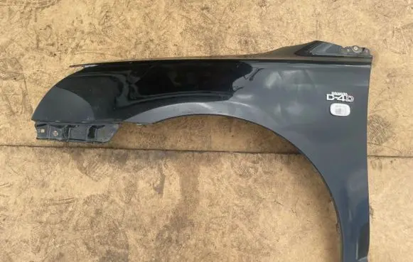 Toyota Avensis T250 Fender 