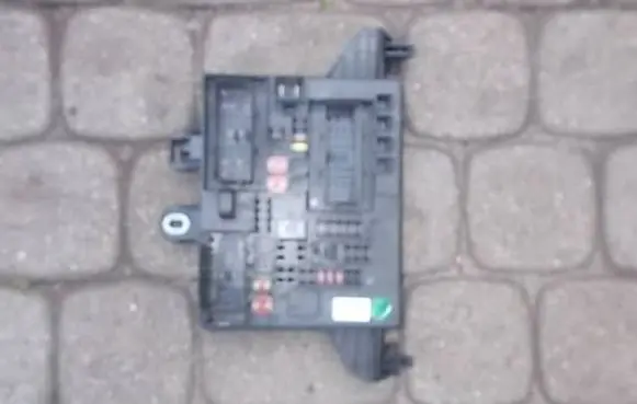 Opel Insignia A Fuse module 2273776903