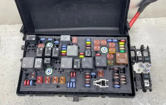 Opel Insignia A Fuse box set 22933573