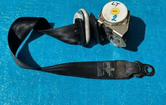 Volkswagen Transporter - Caravelle T5 Rear seatbelt 7H0857815F