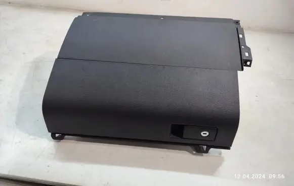Volkswagen Touran I Glove box 1T1857101A