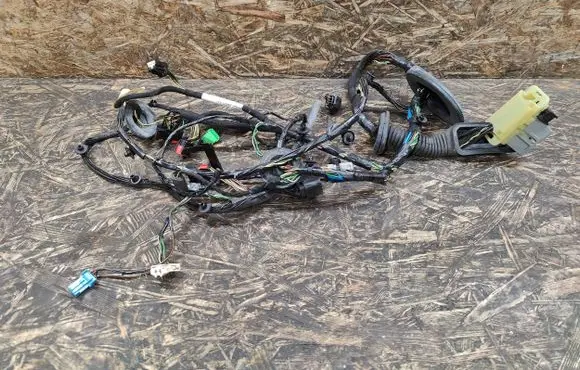Land Rover Discovery 4 - LR4 Front door wiring loom AH2214631LC
