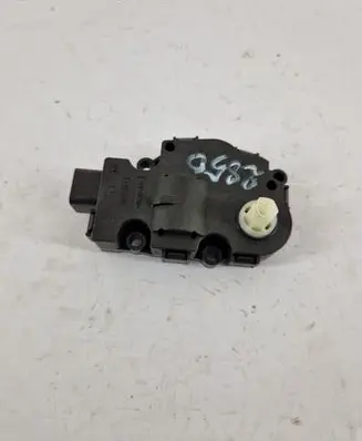 Audi A4 S4 B8 8K Air flap motor/actuator EFB490