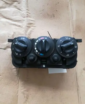 Mercedes-Benz A W168 Climate control unit 1688302085