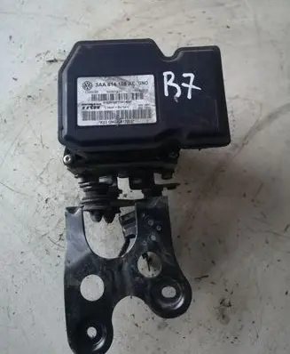 Volkswagen PASSAT B7 ABS Pump 3AA614109AL