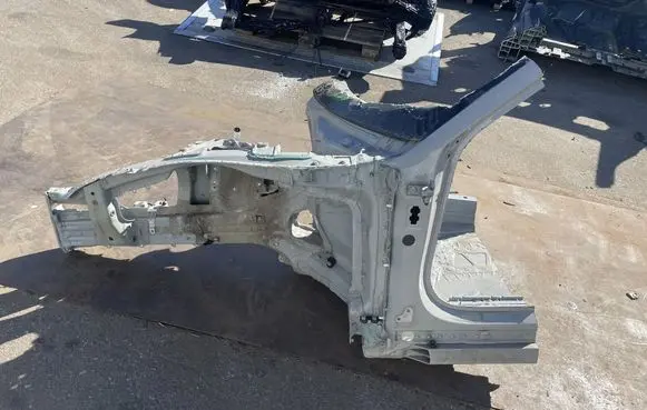 Porsche Taycan 9J1 Front quarter panel