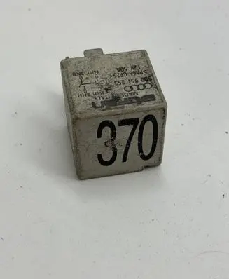 Audi A4 S4 B5 8D Other relay 8D0951253 370