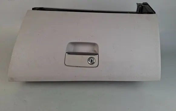 Glove box