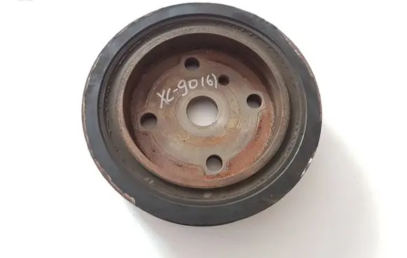 Volvo XC90 Crankshaft pulley 30731865