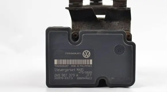 Volkswagen Caddy ABS Pump 2K0907379A 00009496E2