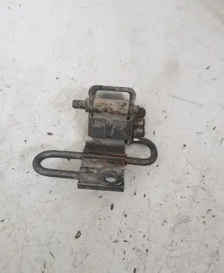 Skoda Superb B5 (3U) Front door lower hinge 4B0831411B