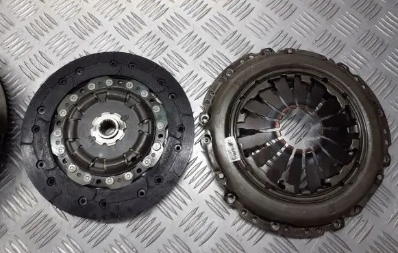 Opel Astra H Pressure plate 