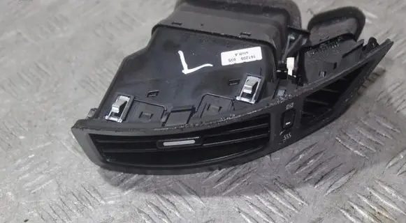 KIA Ceed Dashboard side air vent grill/cover trim 161209035