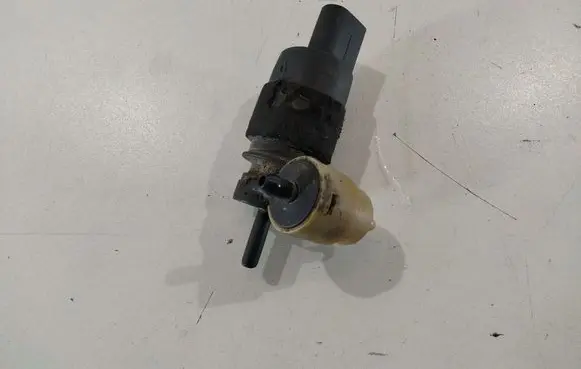 Audi A6 S6 C6 4F Windscreen/windshield washer pump 1T0955651A
