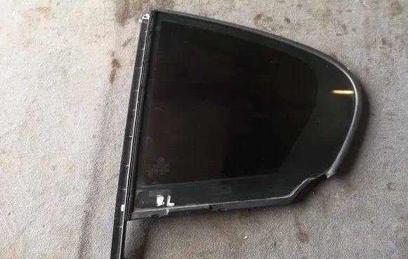 BMW 7 F01 F02 F03 F04 Rear vent window glass 7177849 TPEPGFF20