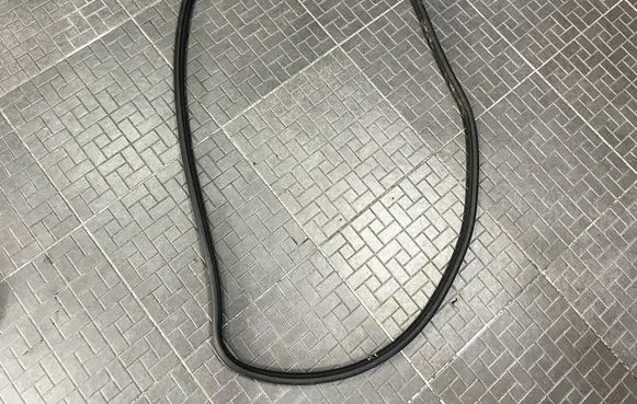 Jeep Grand Cherokee WL Front door rubber seal