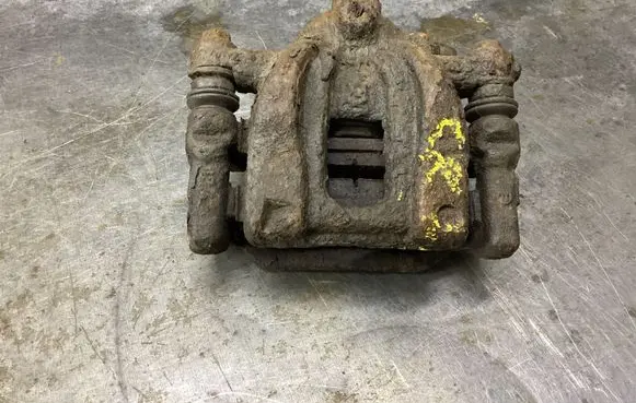 Honda CR-V Rear brake caliper