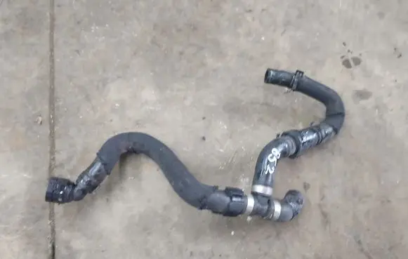 Volkswagen Jetta VI Engine coolant pipe/hose 1K0121113A 4G0121140B