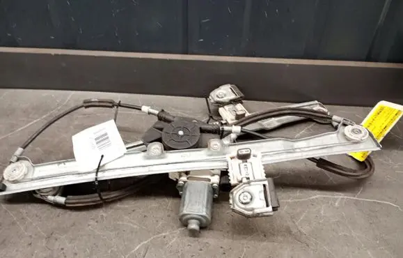 Mitsubishi Colt CZ3 Front window lifting mechanism without motor