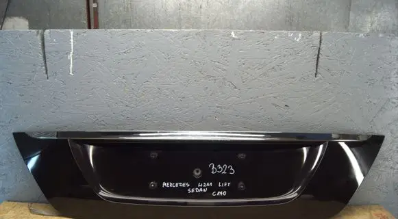 Mercedes-Benz E W211 Tailgate/trunk/boot lid 2118100173
