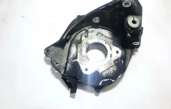 Engine mounting bracket