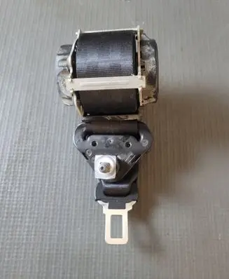 Dacia Duster II Middle seatbelt (rear) 888500116R 638068700