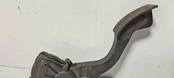 Volvo V50 Accelerator throttle pedal 4m519f836