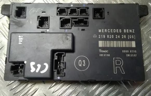 Mercedes-Benz CLS C219 Door control unit/module 2198202426 219820242606