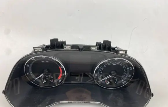 Volkswagen Golf VI Speedometer (instrument cluster) 5E3920940B