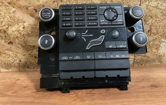 Volvo V70 Climate control unit 30782278 08W05E03 SN144141