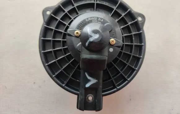 Mazda 2 Heater fan/blower 8940000