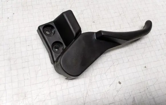 Volkswagen PASSAT B5.5 Engine bonnet (hood) release handle 3B1823533